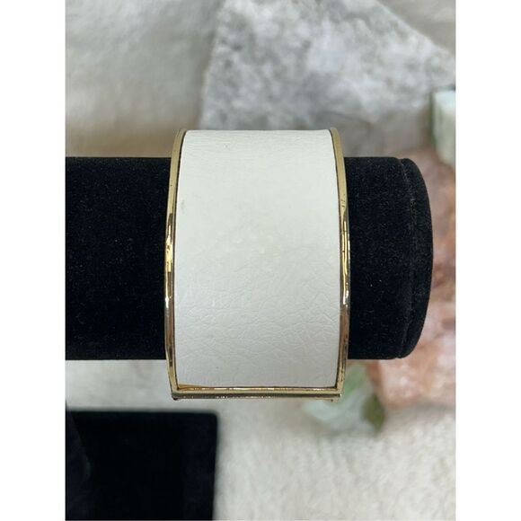 No Brand Jewelry - White and Gold Cuff Bracelet with Spring Hinge